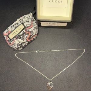 ❤️ ❤️ GUCCI G Heart Necklace 16" New ❤️ ❤️